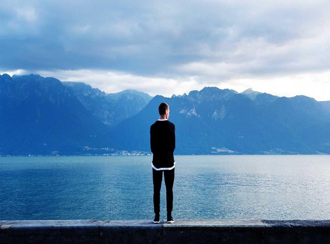 How to Download Movies for Offline Viewing (The Safe Method)